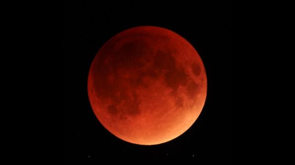 Mặt Trăng đỏ trong nguyệt thực toàn phần vào ngày 28 tháng 9 năm 2015.